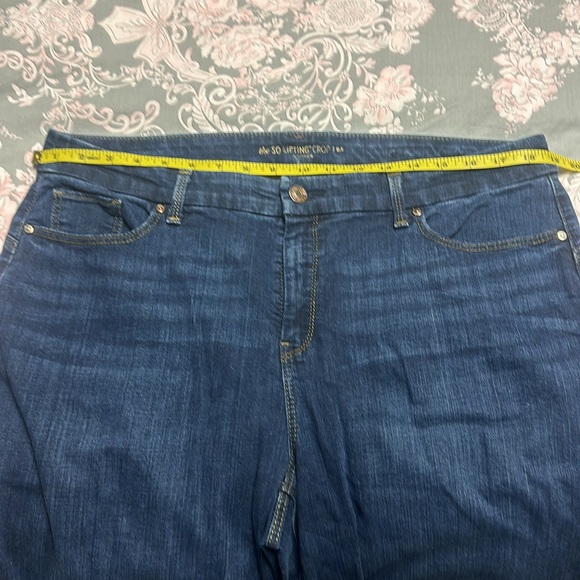 Chico’s The So Lifting Crop Jeans - Picture 10 of 10